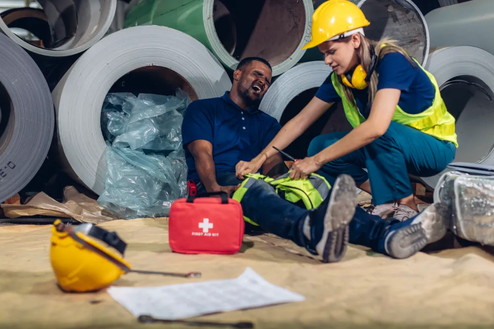 Arbeitsunfall in der Industrie | Erste Hilfe Neuss